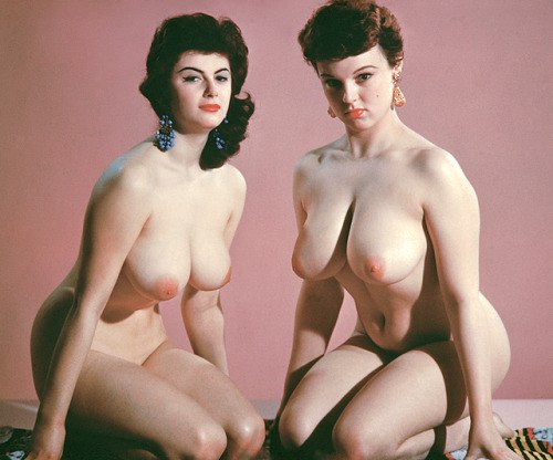 Retro titfuck girl model