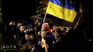 🍁 У консульства России в Тель-Авиве граждане РФ сжигают свои паспорта.
