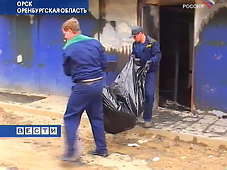 Массовое убийство из-за шашлыка. Орск (Оренбургская область), 13 мая 2007 года. В один прекрасный воскресный день по Орску прогуливался 42-летний слесарь Санек Жакун. Был выходной, в городе