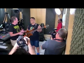Entrevista de James com Jr Groovador na Smusic studio!