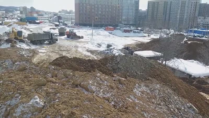 Суета на стройке ЖК Авангард, 23 февраля