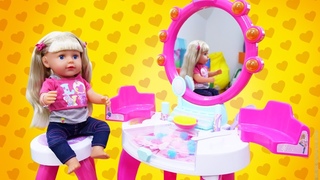 Video e giochi per bambini. Il salone di bellezza per le bambole. Baby Born, nuovi episodi