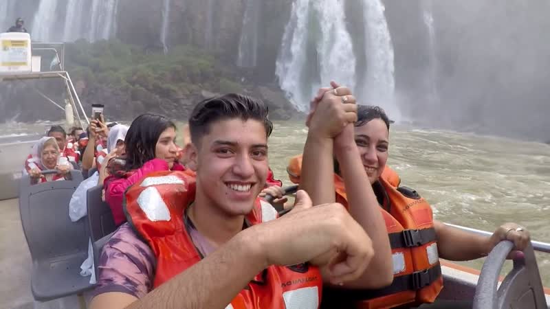 DUCHA DE CATARATAS DE IGUAZU. ДУШ ВОДОПАДА