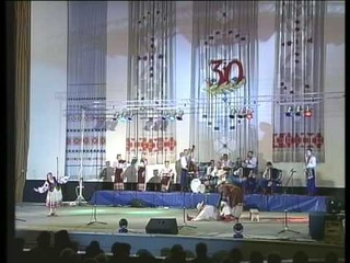 УКРАЇНСЬКИЙ ЖАРТІВЛИВИЙ ТАНЕЦЬ ТРИ ДІДИ Волинський народний хор Ukrainian folk dance
