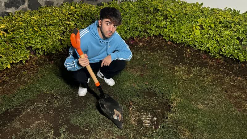 DESENTERRANDO LA TUMBA DE