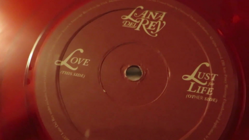 Анбоксинг издания синглов Love и Lust For Life (feat. The Weeknd) на виниле