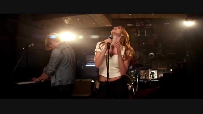Bella, Thorne Burn so Bright