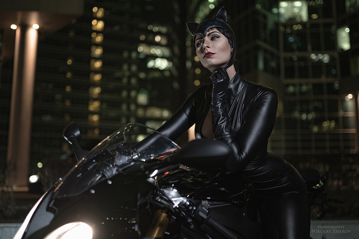 Catwoman cosplay blue wolf