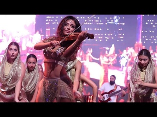 violin show by Hanine the international Violinist - Feira De Mangaio - Levan Polkka - Arabia
