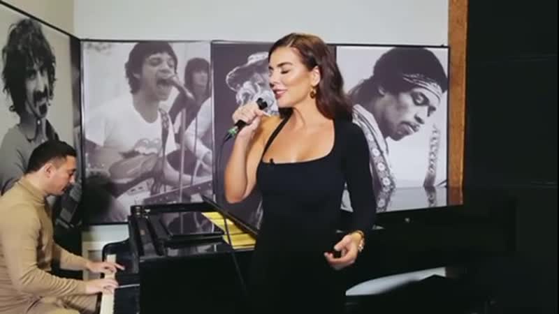 Live Привязана к