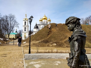 Дмитров выезд. Дмитров набережная. Дмитров город в московской области. Город дмитров кремль. Дмитровский кремль дмитров.