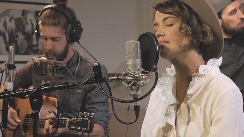 Clara Louise Deine Heimat ( Live aus dem Musikladen in