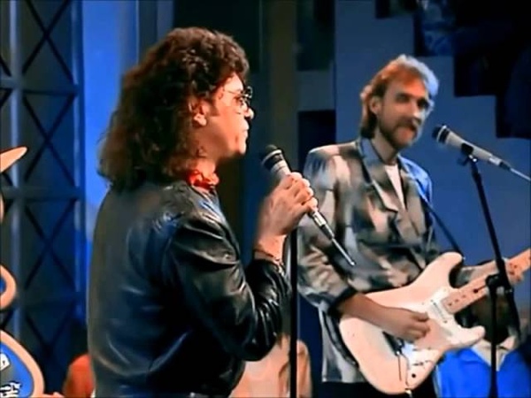 ALL I NEED IS A MIRACLE MIKE RUTHERFORD AN THE MECHANICS